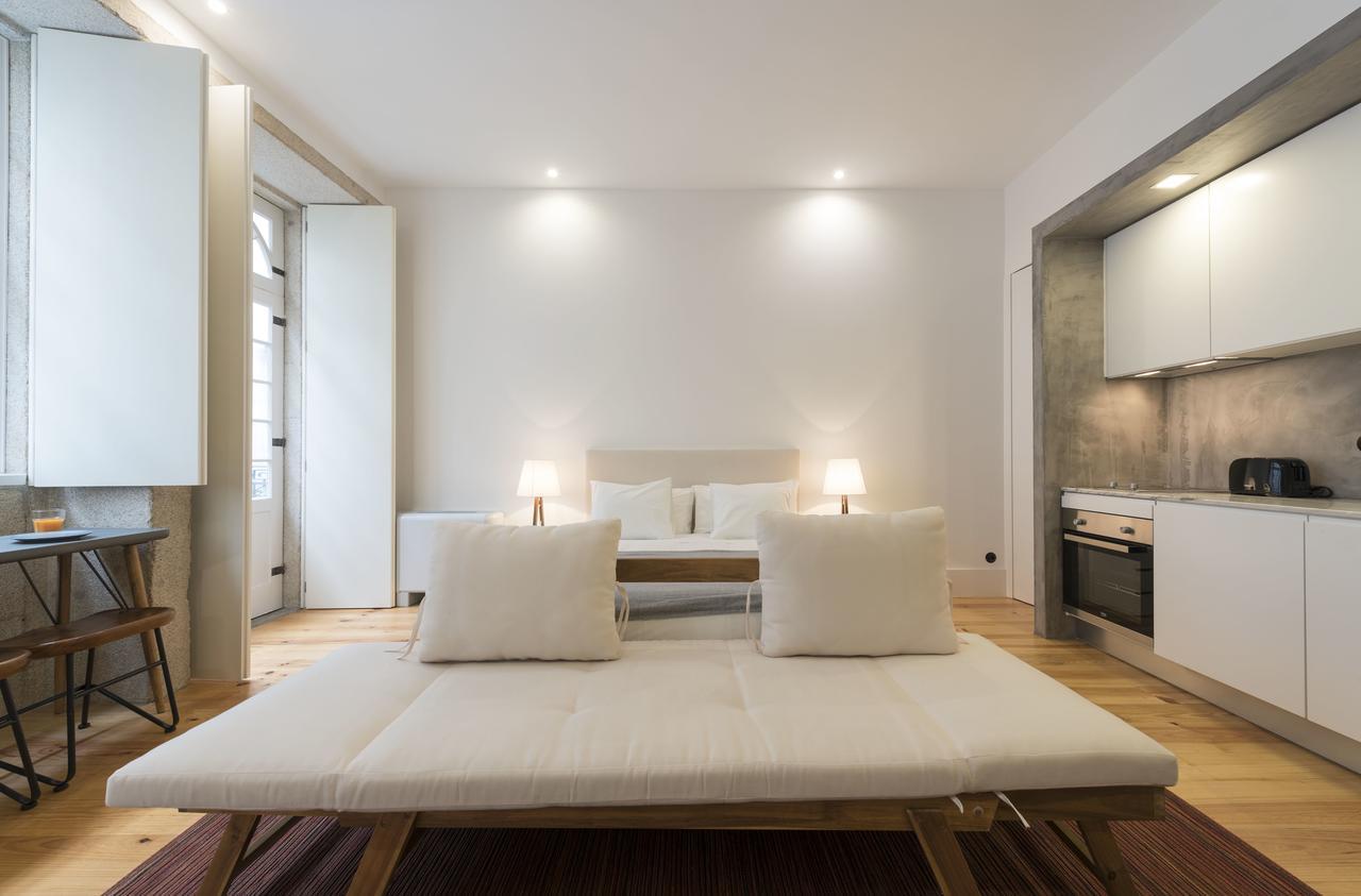 Lovelystay - Rico's - Almada 1ºf Apartment Porto